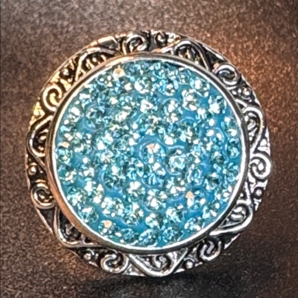 20mm Ornate Silver-Tone Snap Button Ring with 1 Blue Sparkle Snap (shown) - Picture 2 of 7